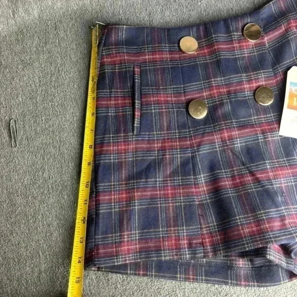 NWT Cali 1850 Plaid Button Detail Skorts - Navy & Red size Small - Picture 9 of 10